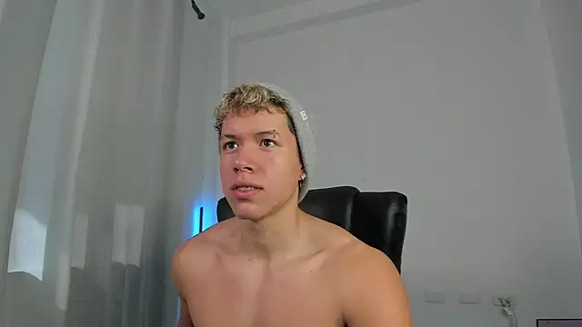 Snapshot of nathan_blake chatting on 14, 12, 2025 nathan blake online show from 14, 12, 2025