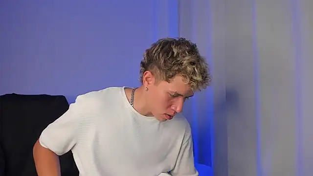 Snapshot of nathan_blake chatting on 17, 12, 2025 nathan blake online show from 17, 12, 2025