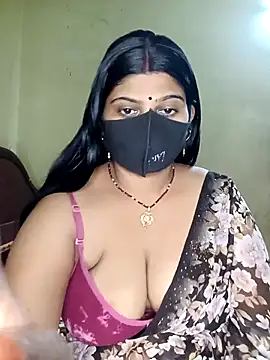 Snapshot of reena502 chatting on 15, 7, 2026 reena502 online show from 15, 7, 2026