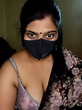 Snapshot of reena502 chatting on 1, 8, 2026 reena502 online show from 1, 8, 2026