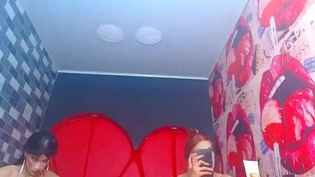 julessxcharlotte online show from 2, 12, 2025