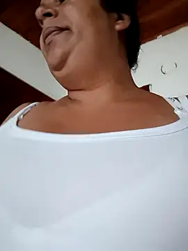 Mia-Glow online show from 3, 3, 2026