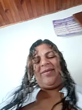 Mia-Glow online show from 6, 4, 2026