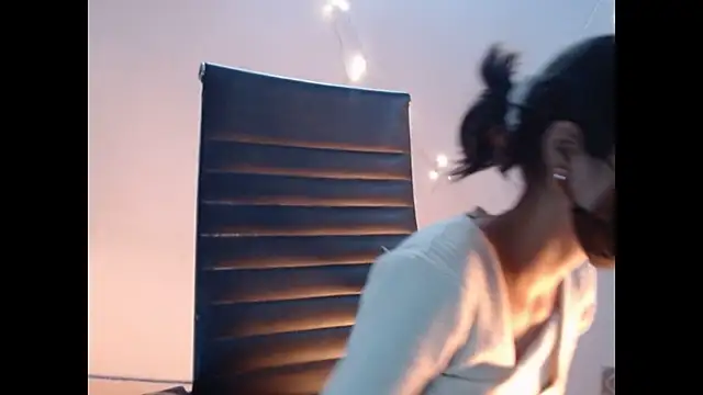 Snapshot of _kamyaa09 chatting on 15, 12, 2025 kamyaa09 online show from 15, 12, 2025