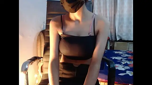 Snapshot of _kamyaa09 chatting on 19, 12, 2025 kamyaa09 online show from 19, 12, 2025