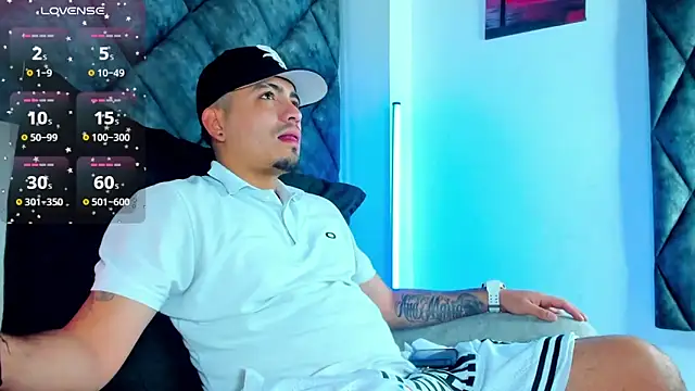 OwenStonne  online show from 4, 12, 2025