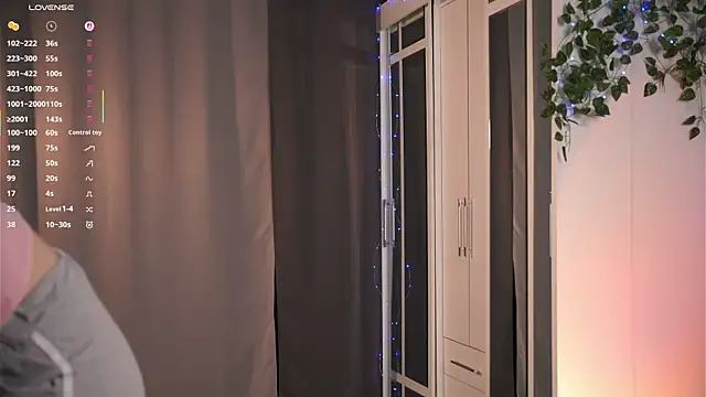 VernonKnapik online show from 8, 9, 2025