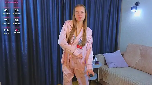 LouisaChaobal online show from 4, 10, 2025