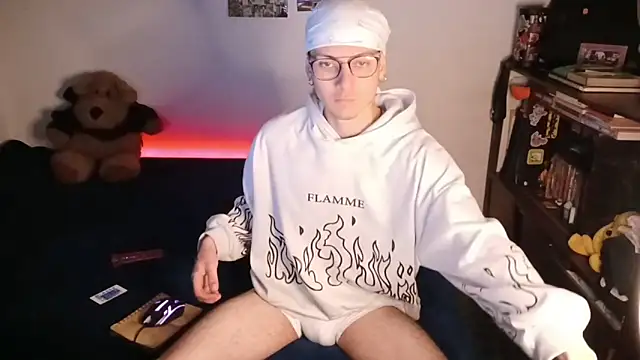 Snapshot of Dioniso_guy8 chatting on 9, 10, 2025 Dioniso guy8 online show from 9, 10, 2025