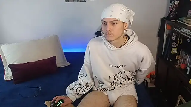 Snapshot of Dioniso_guy8 chatting on 9, 10, 2025 Dioniso guy8 online show from 9, 10, 2025