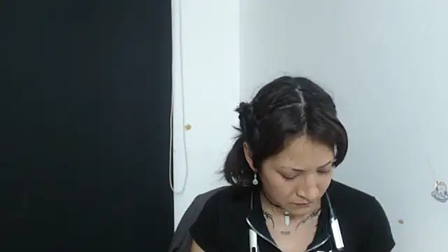 evelynesex online show from 14, 4, 2026