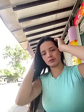 Mia jhoonson online show from 4, 2, 2026