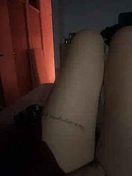 Snapshot of prayingtothesky chatting on 10, 9, 2025 prayingtothesky online show from 10, 9, 2025