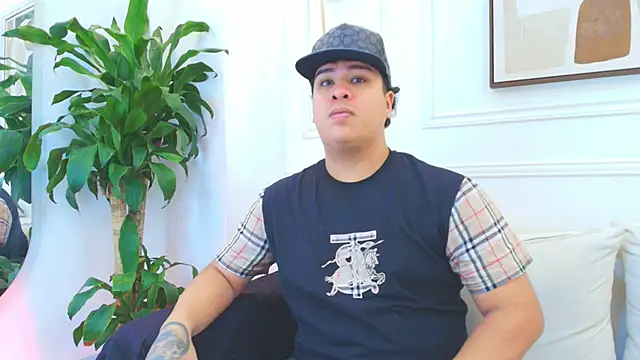 Snapshot of Naim_Bennetsex chatting on 5, 1, 2026 Naim Bennetsex online show from 5, 1, 2026