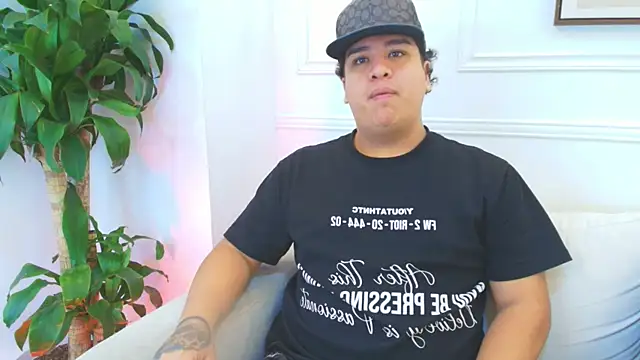 Snapshot of Naim_Bennetsex chatting on 8, 1, 2026 Naim Bennetsex online show from 8, 1, 2026