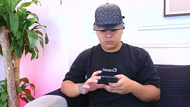 Snapshot of Naim_Bennetsex chatting on 4, 2, 2026 Naim Bennetsex online show from 4, 2, 2026