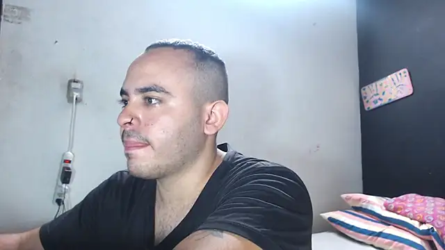 Snapshot of Ana_ThiagoxX chatting on 21, 5, 2026 Ana ThiagoxX online show from 21, 5, 2026