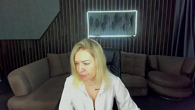 Anna Snows online show from 10, 10, 2025