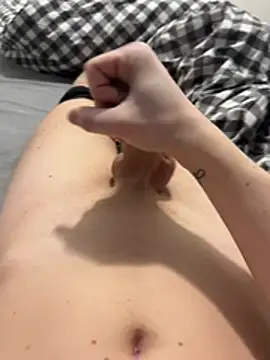 Snapshot of enzoyoungbisex chatting on 18, 2, 2026 enzoyoungbisex online show from 18, 2, 2026