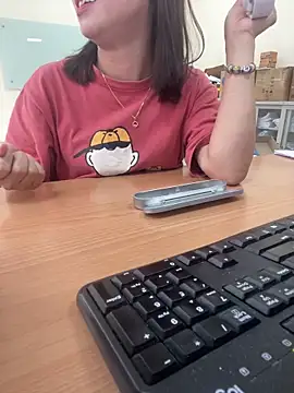 Snapshot of -NhaKy22 chatting on 4, 4, 2026 -NhaKy22 online show from 4, 4, 2026