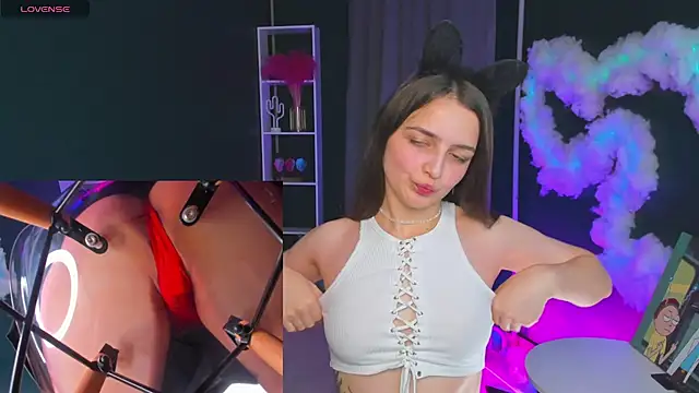 Snapshot of Ann_Perry chatting on 21, 10, 2025 Ann Perry online show from 21, 10, 2025