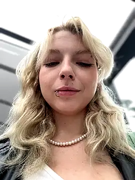 EveLittleSinner online show from 18, 9, 2025