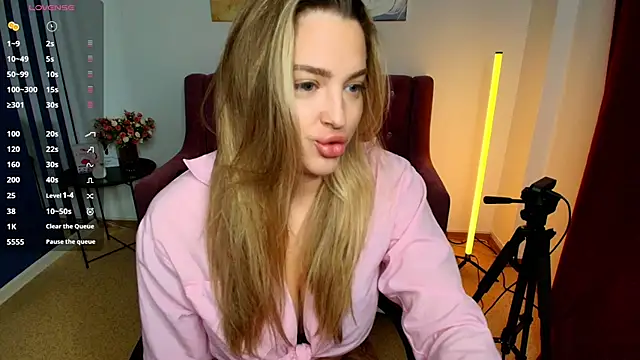 Snapshot of Emma__Ross chatting on 28, 6, 2026 Emma Ross online show from 28, 6, 2026