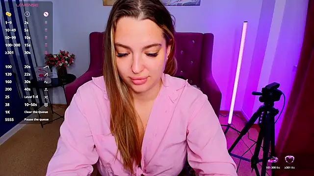 Snapshot of Emma__Ross chatting on 7, 7, 2026 Emma Ross online show from 7, 7, 2026