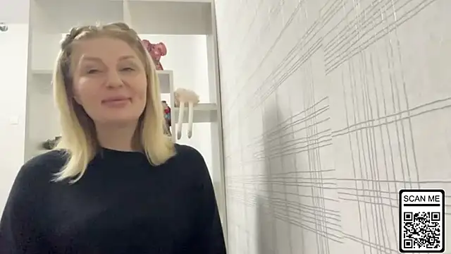 Blondie xoxoxo online show from 13, 11, 2025