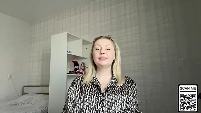 Blondie xoxoxo online show from 6, 3, 2026