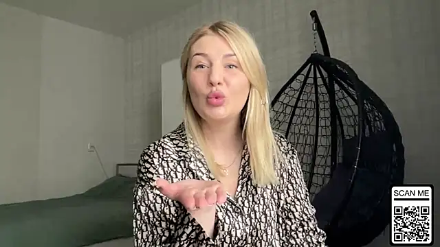 Blondie xoxoxo online show from 3, 4, 2026