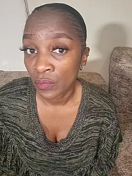 Yummychoklit online show from 12, 7, 2026