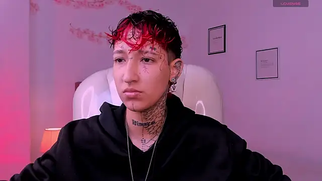 Snapshot of Luci_Rose chatting on 2, 7, 2026 Luci Rose online show from 2, 7, 2026
