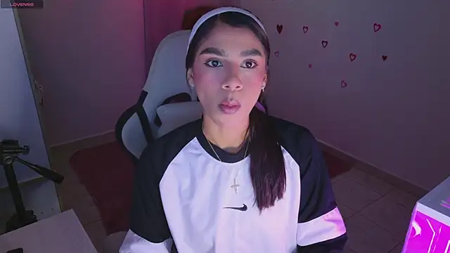 Snapshot of BrunetteAdams001 chatting on 24, 2, 2026 BrunetteAdams001 online show from 24, 2, 2026