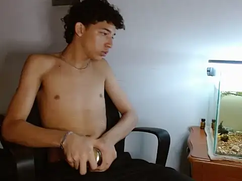 Snapshot of Xtremeplay_18 chatting on 25, 9, 2025 Xtremeplay 18 online show from 25, 9, 2025