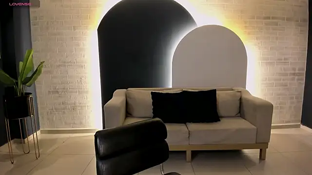 LizzCooper online show from 10, 9, 2025