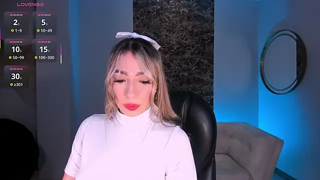 LizzCooper online show from 12, 11, 2025