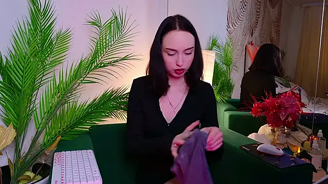 MonikaCarter online show from 2, 11, 2025