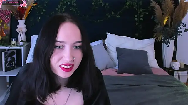 MonikaCarter online show from 4, 12, 2025