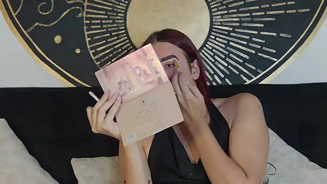 Maylu Fox online show from 8, 9, 2025