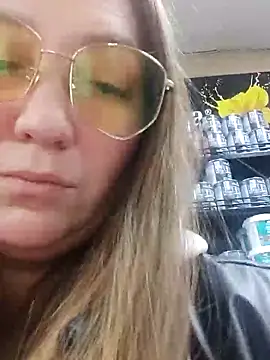 Kiss Eva online show from 26, 2, 2026