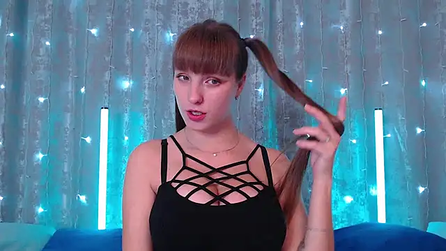 Leonaalove online show from 19, 9, 2025