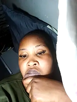 Snapshot of OCEANSQUITERXXX chatting on 31, 10, 2025 OCEANSQUITERXXX online show from 31, 10, 2025