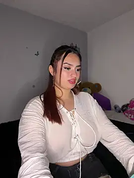 Snapshot of naomirouse_ chatting on 5, 7, 2026 naomirouse online show from 5, 7, 2026
