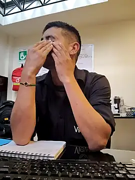 Snapshot of Juann-cock chatting on 23, 11, 2025 Juann-cock online show from 23, 11, 2025