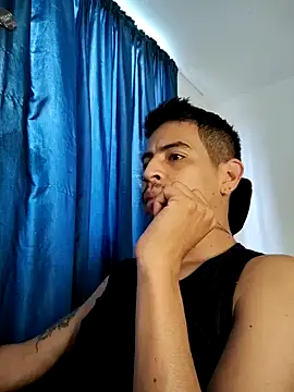 Snapshot of Juann-cock chatting on 30, 11, 2025 Juann-cock online show from 30, 11, 2025