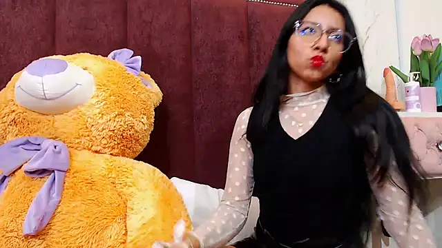 Snapshot of VioletxBloom chatting on 25, 9, 2025 VioletxBloom online show from 25, 9, 2025