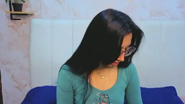 Snapshot of VioletxBloom chatting on 12, 11, 2025 VioletxBloom online show from 12, 11, 2025