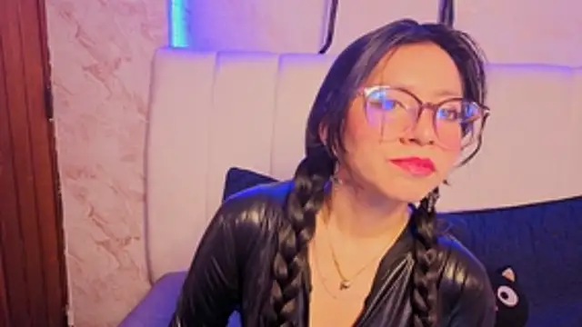 Snapshot of VioletxBloom chatting on 23, 11, 2025 VioletxBloom online show from 23, 11, 2025