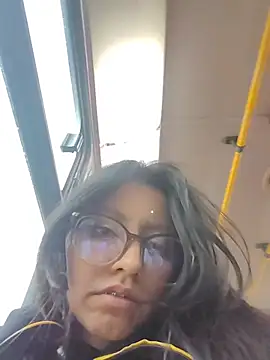 Snapshot of VioletxBloom chatting on 4, 12, 2025 VioletxBloom online show from 4, 12, 2025